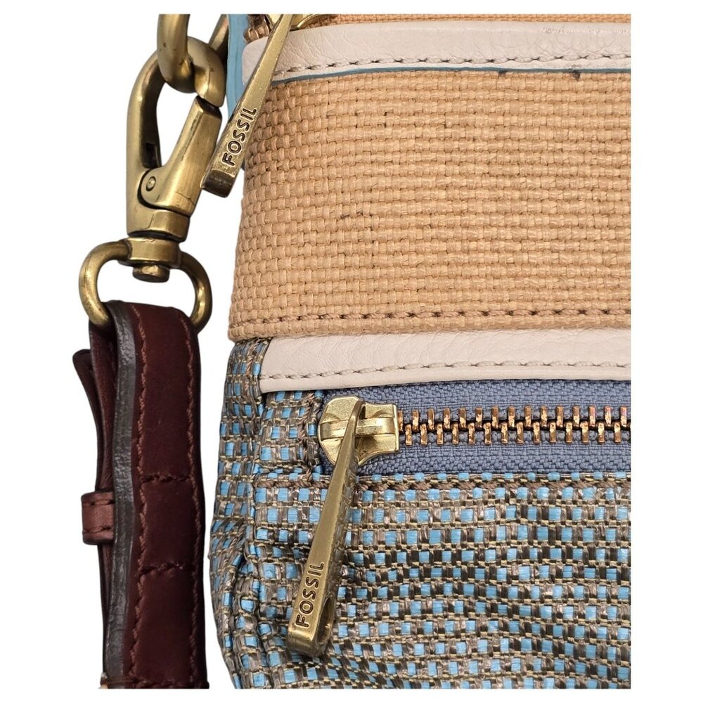 FOSSIL Explorer Woven Straw Triple Zip Hipster Crossbody Handbag Blue Beige EUC - Picture 14 of 16